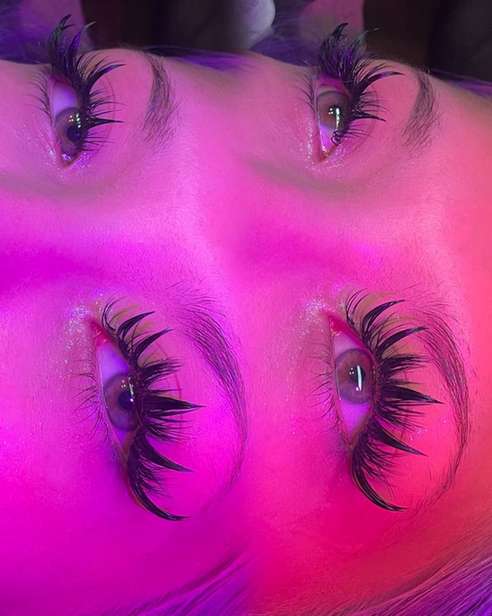 Работа MilanLashes — мега объём с выразительными лучами